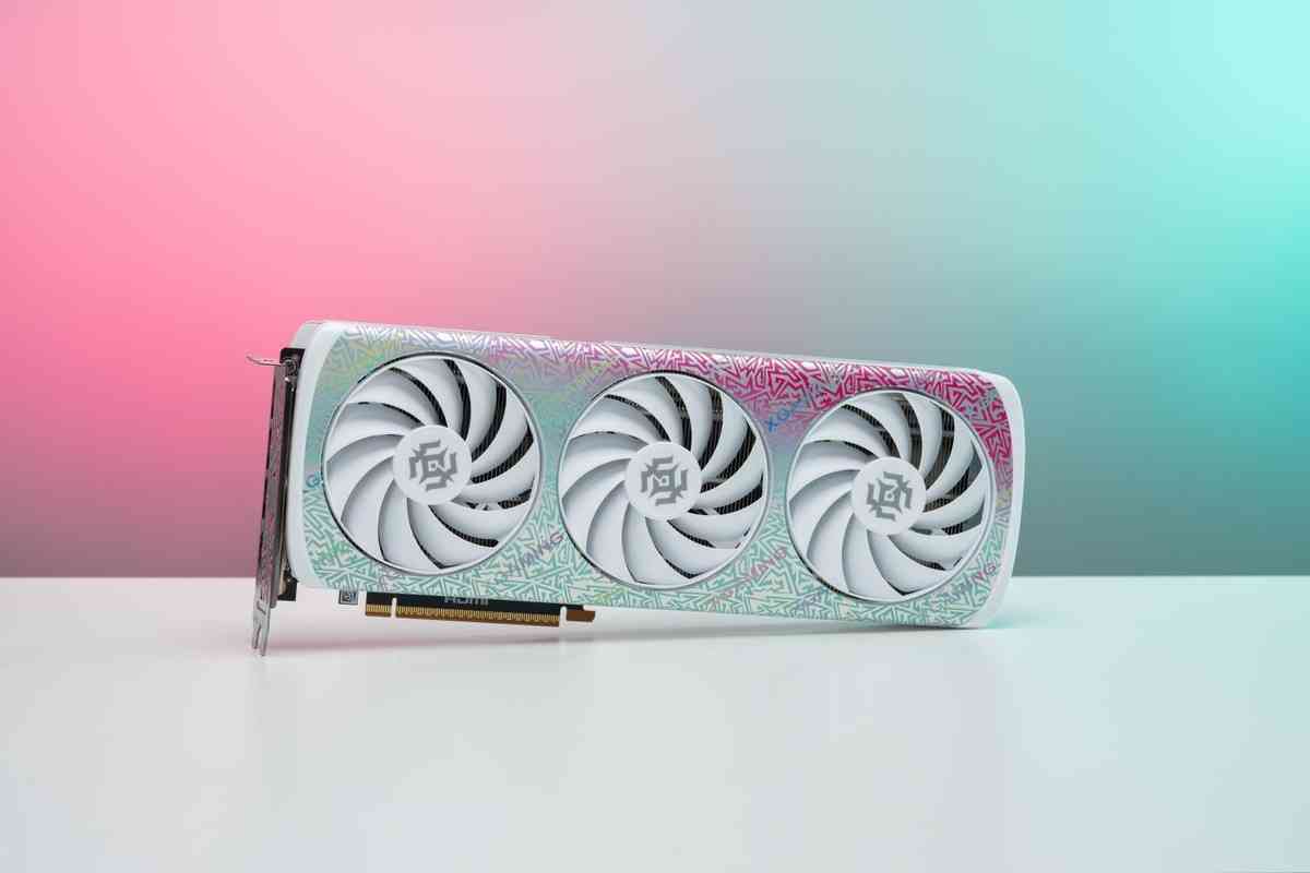 索泰RTX 5060 XGAMING OC显卡全面评测：颜值与性能的双重盛宴