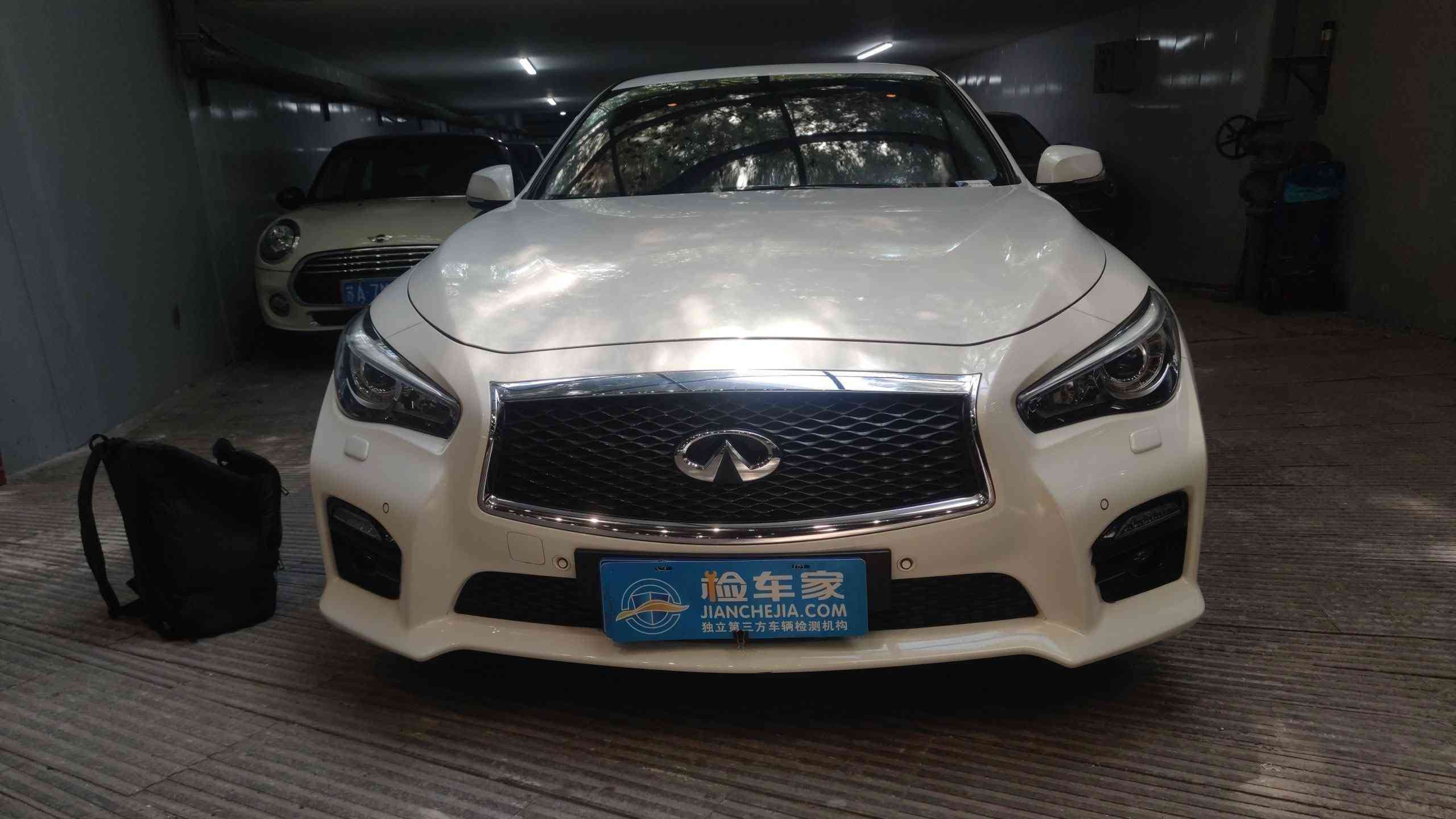 英菲尼迪怎么样 经常出差跑高速，大哥买台37L英菲尼迪Q50，直言比电车舒服得多