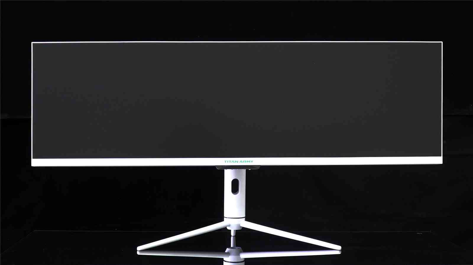 泰坦军团显示器怎么样 一米多长的显示器你见过吗？438英寸泰坦军团显示器P43UG评测
