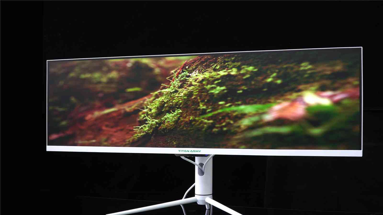 泰坦军团显示器怎么样 一米多长的显示器你见过吗？438英寸泰坦军团显示器P43UG评测