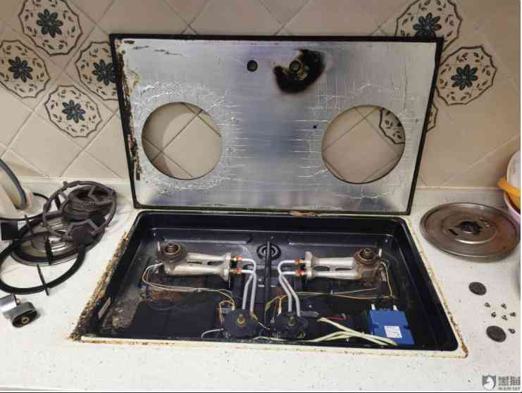 苏泊尔燃气灶质量怎么样 老板，苏泊尔再遭消费者投诉 小小燃气灶为何屡次成为家中潜在“杀器”？