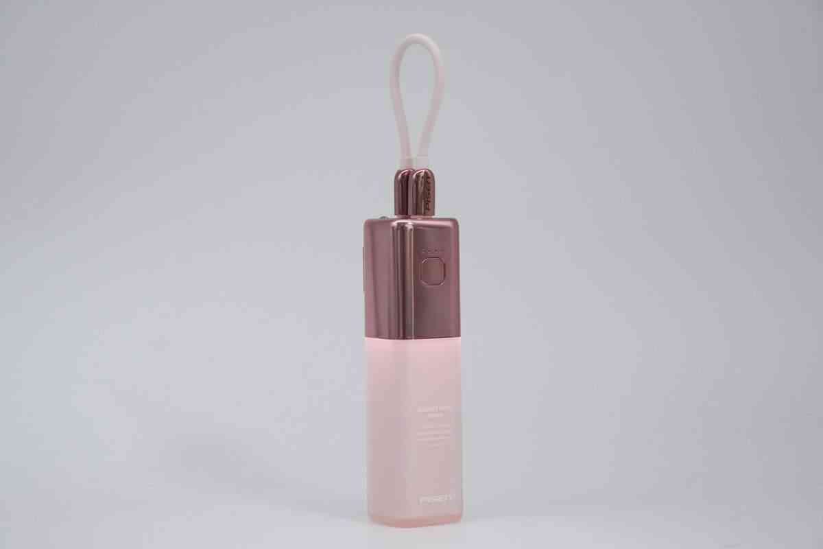 品胜口红充电宝全面评测：三合一设计、PD30W快充与便携体验