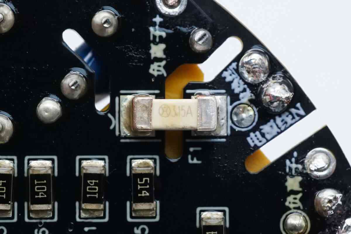 飞科高速吹风机深度评测：200元档无刷电机神器值不值得入手？