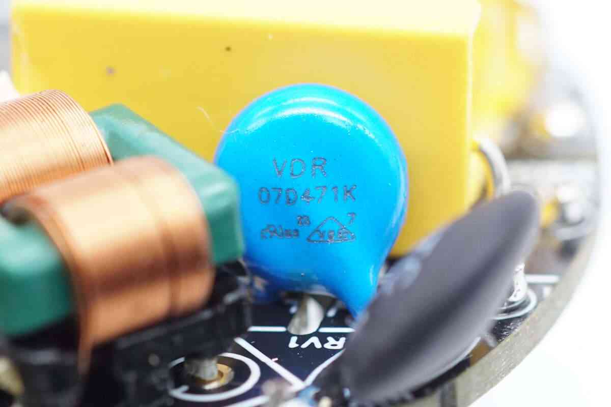 飞科高速吹风机深度评测：200元档无刷电机神器值不值得入手？