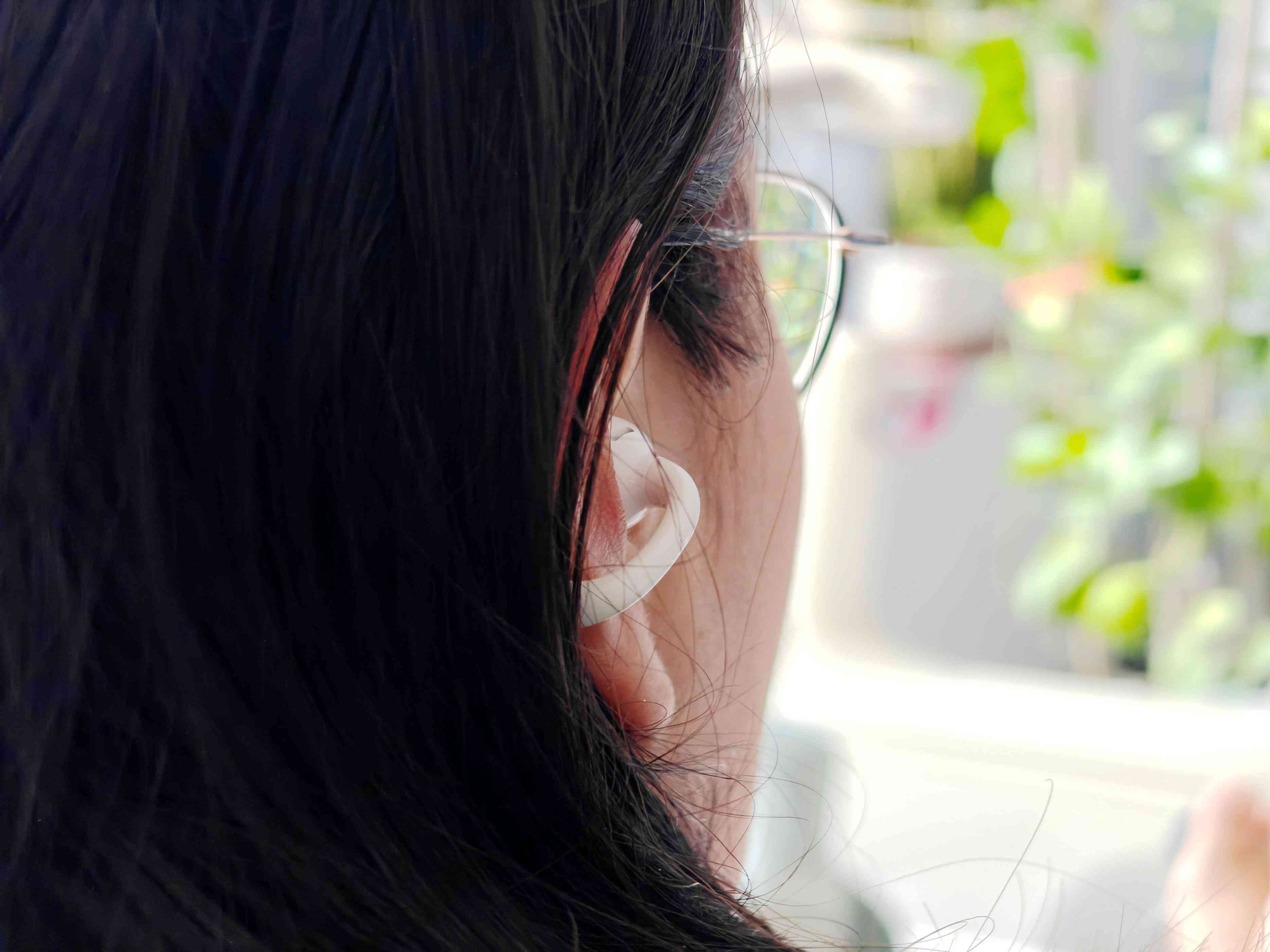 漫步者FitClip Ultra耳夹式蓝牙耳机深度评测：无感佩戴与旗舰音质的完美融合