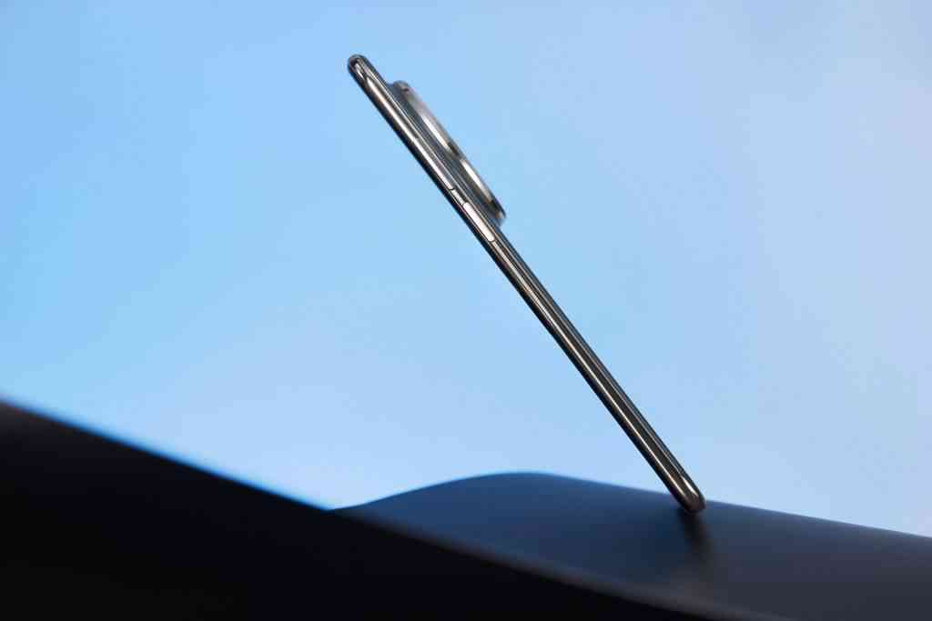 摩托罗拉手机怎么样 1999 元的 moto Air 手机，为什么比 iPhone Air 更香？