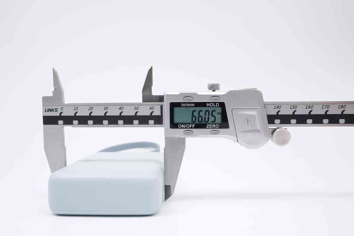 小米充电宝怎么样 差旅党必入，自带线+67W澎湃秒充，小米67W自带线充电宝评测