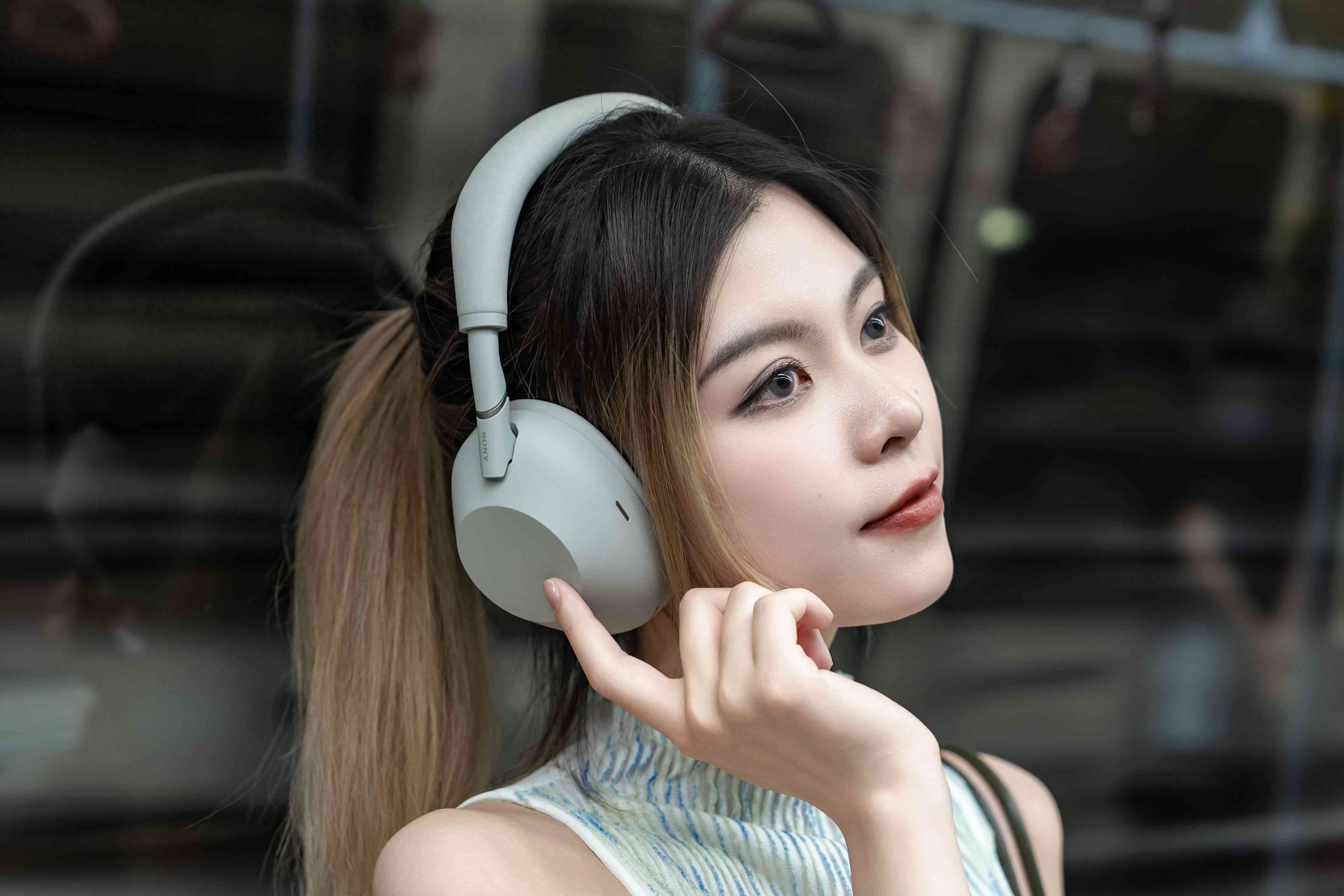 索尼WH-1000XM6深度体验：三年磨一剑，旗舰降噪耳机再进化