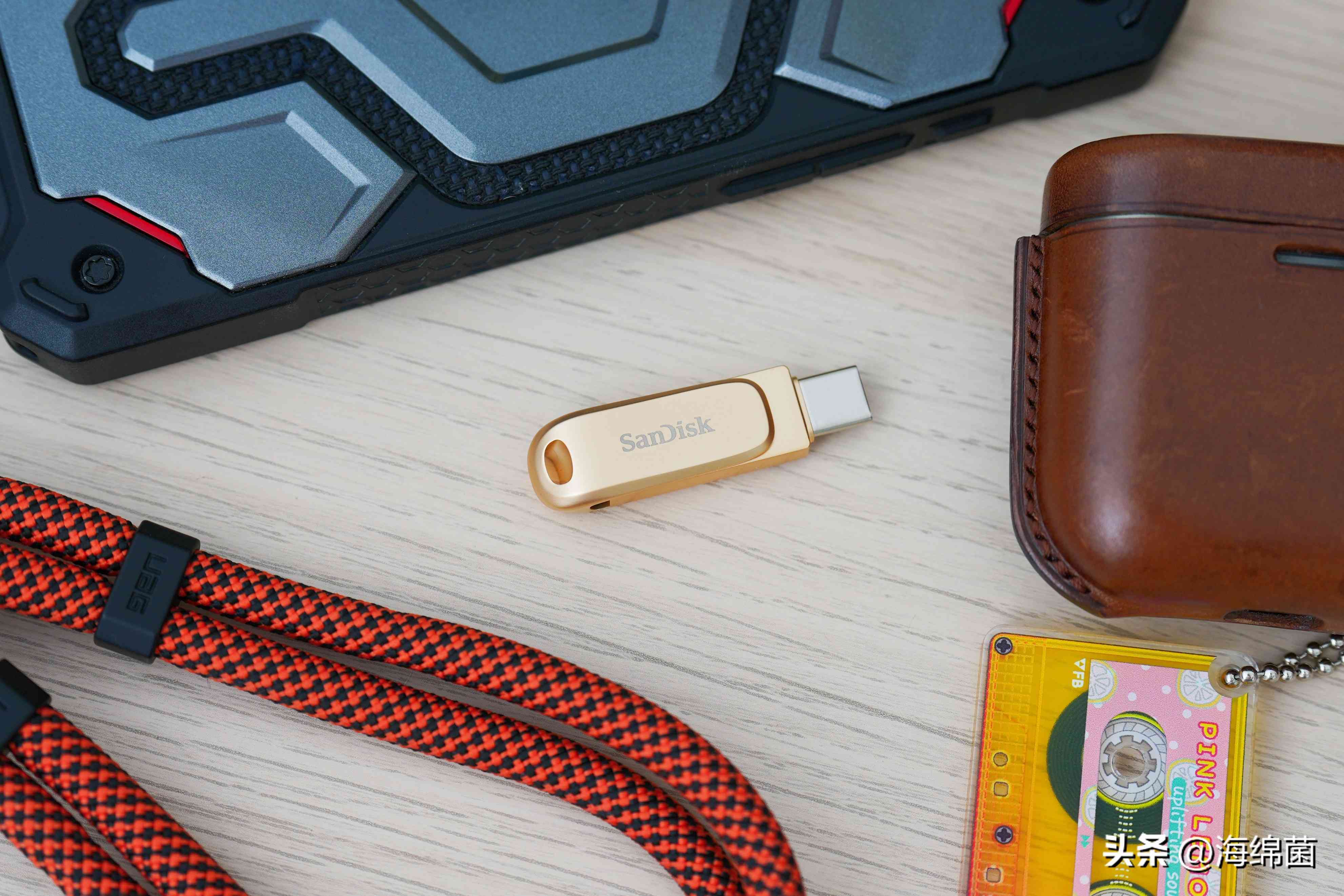 U盘也能变好看？我的多彩搭子：闪迪至尊高速酷锃闪存盘使用体验