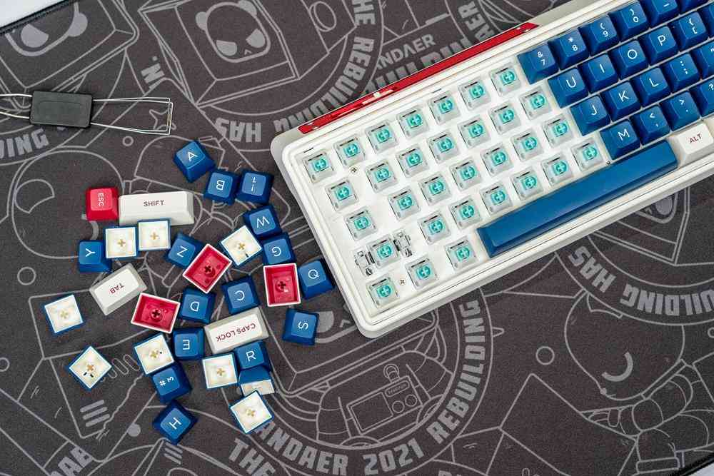 腹灵键盘怎么样 机械键盘的天花板之作，腹灵CMK68-SAM机械之心键盘体验