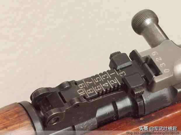 AK47与56式半自动步枪:经典武器的深度解析 AK47与56式半自动步枪:经典武器的深度解析