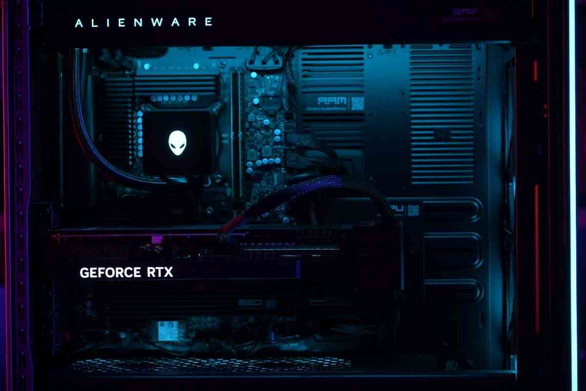 外星人电脑怎么样：游戏玩家的天花板级体验 Alienware 外星人 Area-51 台式机评测