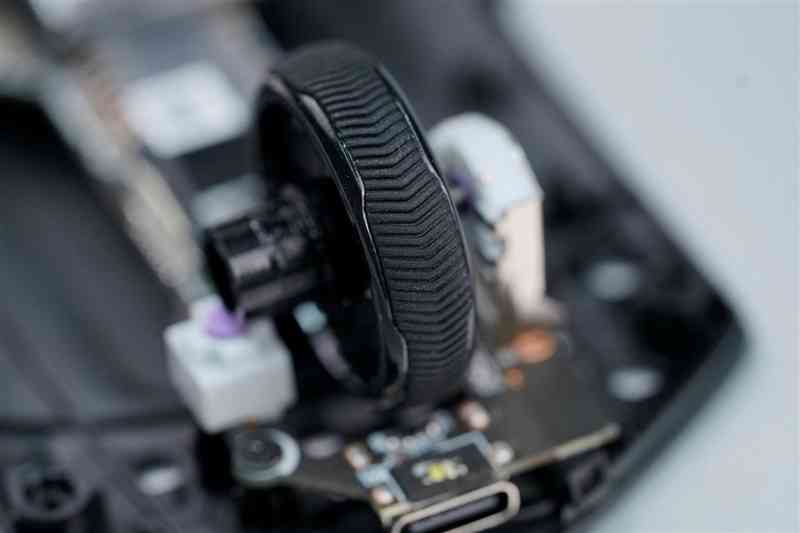 雷柏鼠标怎么样 雷柏VT7金属漆鼠标评测：性能解锁能耗更优 向旗舰再进半步