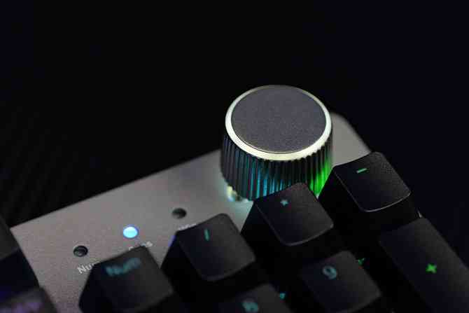 微星鼠标怎么样 微星GK320&GM330游戏键盘鼠标体验评测：一把键盘两个形态 主流级玩家优选